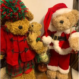 Set of 2 vintage handee Christmas bears male and female.